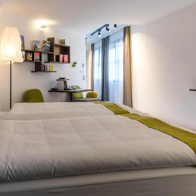 جناح، Arcotel Donauzentrum 7/10