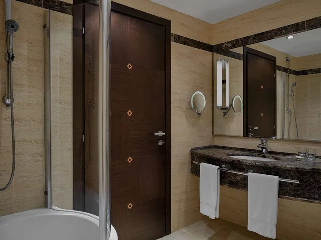 غرفة سوبيريور بسرير كينج بإطلالة على البحر، Hotel Oran Bay Managed By Accor 5/8