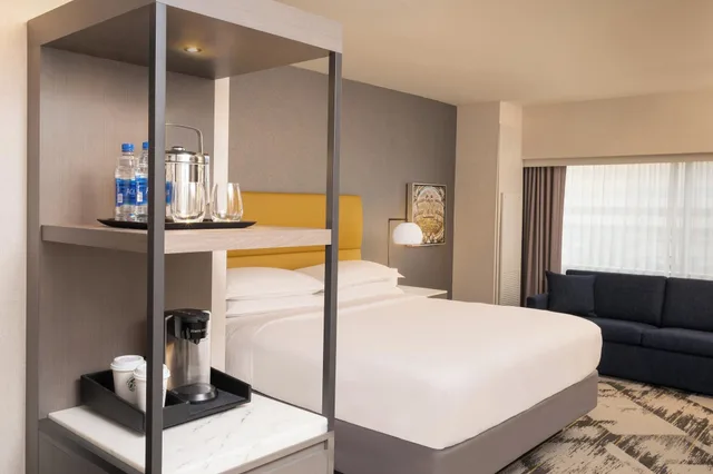 غرفة بسرير مزدوج لذوي الإعاقة، Sheraton Detroit Novi Hotel 1/3