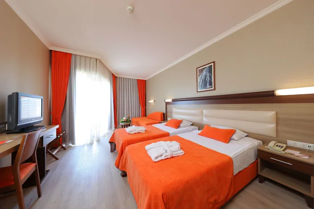 غرفة قياسية بسريرين منفصلين، Sueno Beach Side 3/7