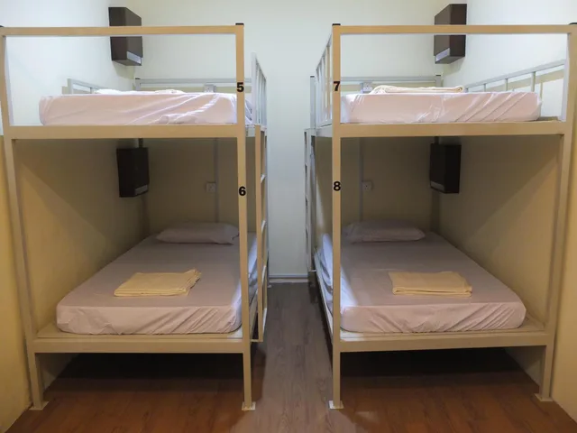 Female Only, Twin Beds، Muntri House 1/1