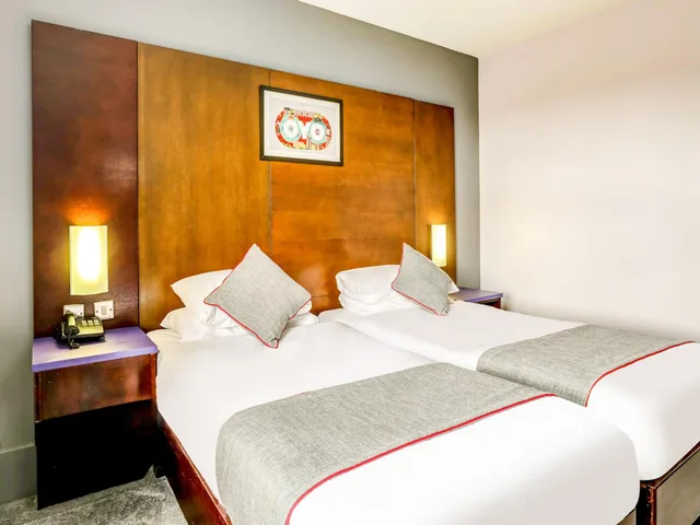 غرفة بسريرين منفصلين مع سرير إضافي، Sheffield Metropolitan Hotel by Belvilla 8/9
