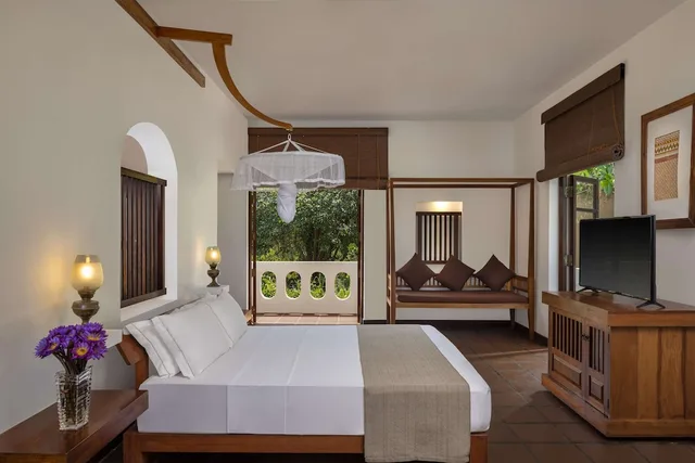 Luxury, King Bed, Ground Floor, Corner, Heritance Ayurveda Mahagedara - Adults Only 1/4