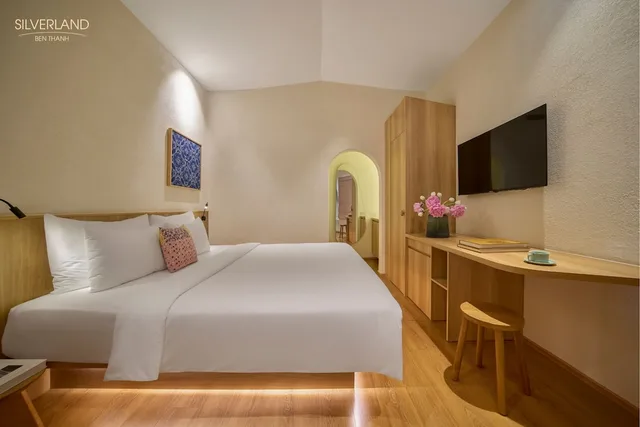 Signature, Queen Bed, Silverland Ben Thanh Hotel 7/10