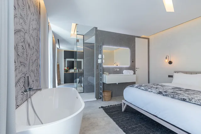 جناح سوبيريور بسرير كوين بشرفة، Le Dortoir Multi Storey Luxury Suites 10/10