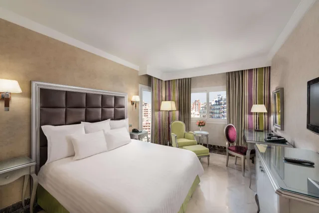 غرفة بسرير كينج بإطلالة على المدينة، Hilton Alexandria Corniche 7/11