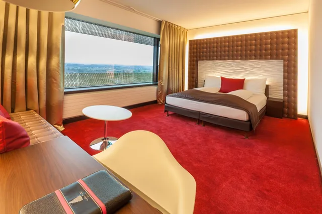 غرفة تنفيذية بسرير كينج، Airport Hotel Basel 2/4