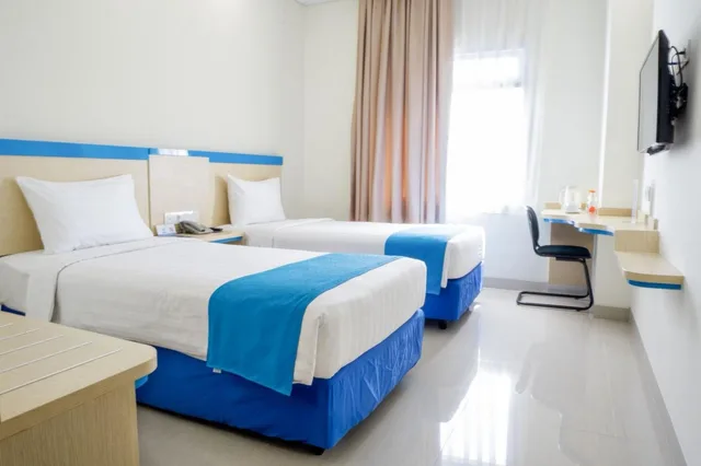 غرفة قياسية بسريرين منفصلين، Hotel Brothers Biru Solo Baru 1/5