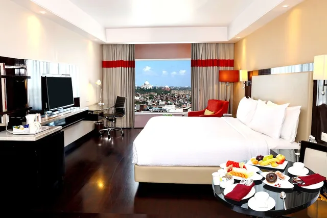 غرفة تنفيذية بإطلالة على المدينة، Radisson Hotel Agra 2/9