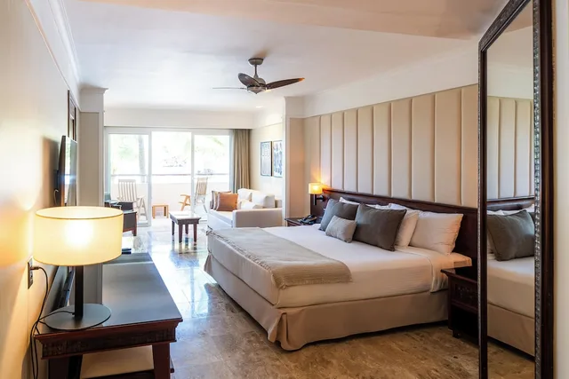 Select, Junior Suite, Family, Single, King Bed, Garden or Pool View, The Signature Level at Grand Palladium Imbassaí Resort & Spa 4/6