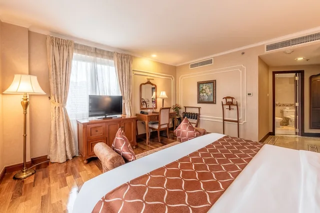 جناح ملكي بسريرين كينج، Hotel Grand Saigon 5/10