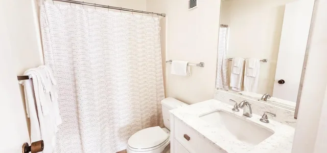 Room, Beach Front, Gulf View، Islander East Condominiums 4/5
