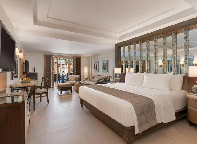 Junior Suite, Direct Pool Access، Henann Regency Resort & Spa 1/2