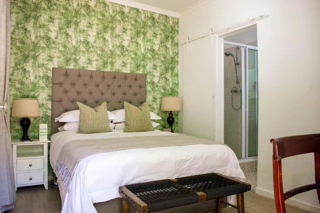 Petite, Double Bed، Van Der Stel Manor 2/3