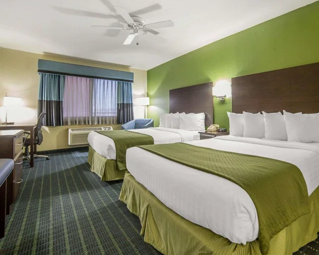 جناح بسريرين كوين، Quality Inn Needles, CA 2/4