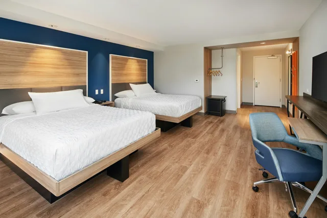 غرفة بسريرين كوين لذوي الإعاقة، Tru By Hilton Fort Lauderdale Airport 1/3