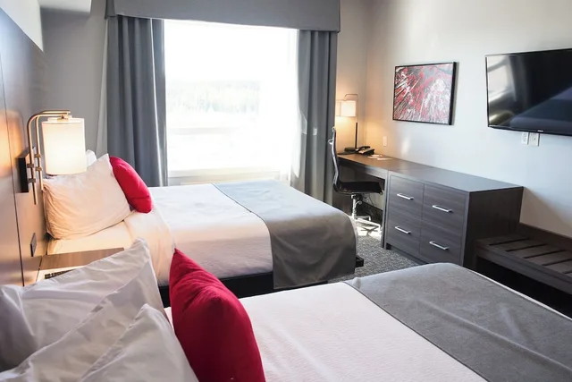 جناح استوديو سوبيريور بسريرين كوين، The Kanata Inns Whitecourt 5/6