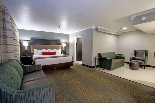 Suite, Best Western at O Hare 3/3