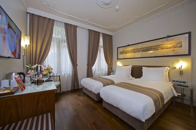 غرفة قياسية بسريرين منفصلين، TAXIM LOUNGE HOTEL 3/9