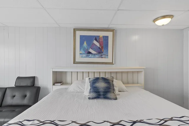 غرفة بفراش فوتون وسرير كينج وسرير فردي، Mt Royal Motel 3/4