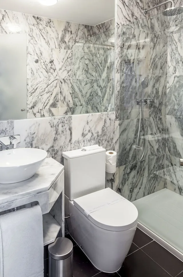 غرفة سوبيريور بسرير كوين بإطلالة على الفناء، Luzeiros Suites 3/4