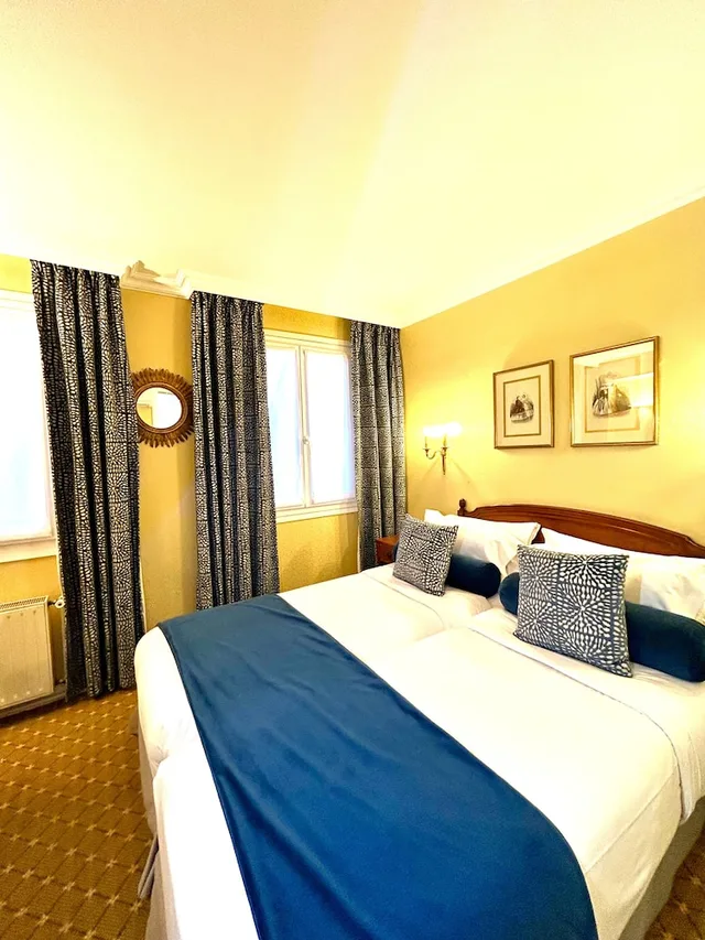 غرفة سوبيريور بسريرين منفصلين، HOTEL DE VARENNE 2/10