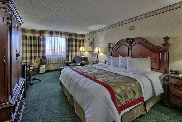 جناح بسرير كينج بغرفتي نوم لذوي الإعاقة، Hotel Mesa Albuquerque Midtown 1/9