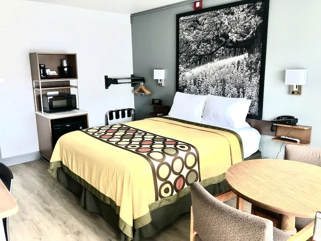 غرفة بسرير كوين لذوي الإعاقة، Super 8 by Wyndham Fort Bragg 8/10
