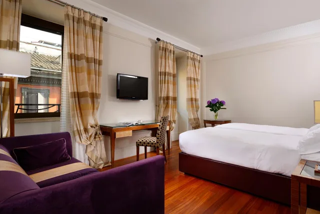 غرفة تنفيذية بسرير كينج، UNAHOTELS Deco Roma 2/7