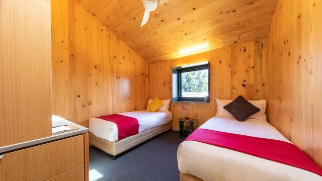 Pod, King Bed, Iron Creek Bay Estate 1/1