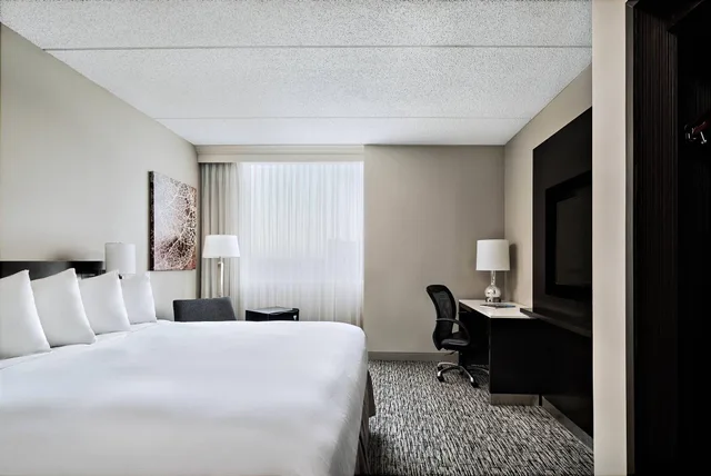 غرفة كلوب بسرير مزدوج، Cleveland Marriott East 2/4