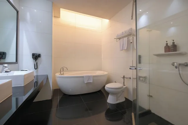 Armani, Suite, King Bed، Merlynn Park Hotel 7/8
