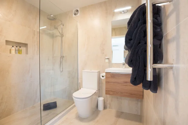 2 Bedrooms, Family, Apartment, King and Twin Beds, Mountain View, 2 Bathrooms، Lomond Lodge 5/7