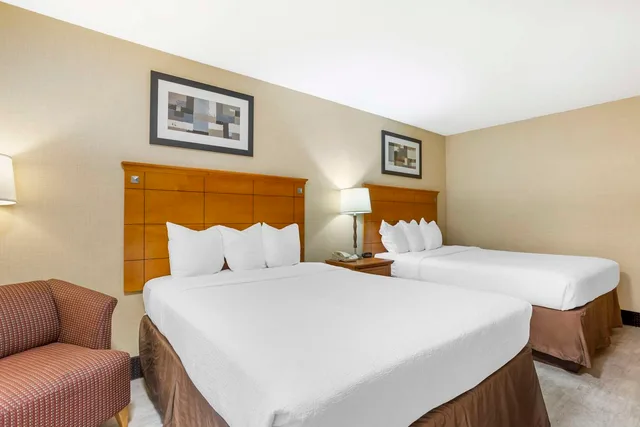 غرفة بسريرين كوين لذوي الإعاقة، Best Western Danbury/Bethel 2/3