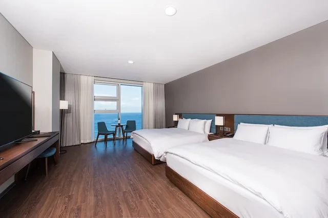Deluxe, 2 Double Beds, Partial Ocean View, Hotel Tops 10 2/10