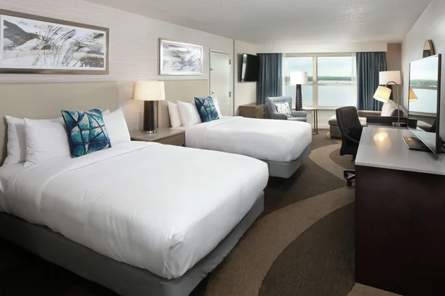 Deluxe, 2 Queen Beds, Hilton Madison Monona Terrace 1/4