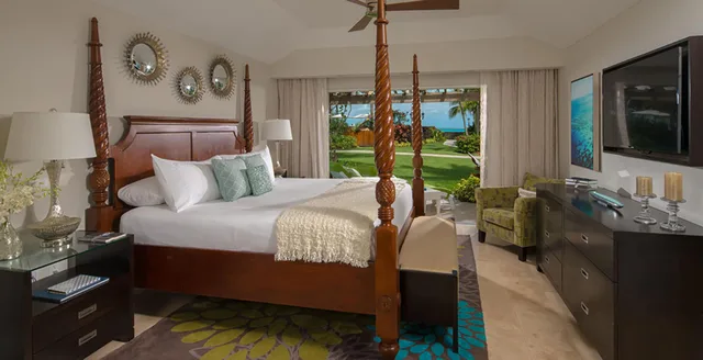 2 Bedrooms, Luxury, Suite, 2 Double Beds, Partial Ocean View, Butler، Beaches Turks & Caicos 3/5