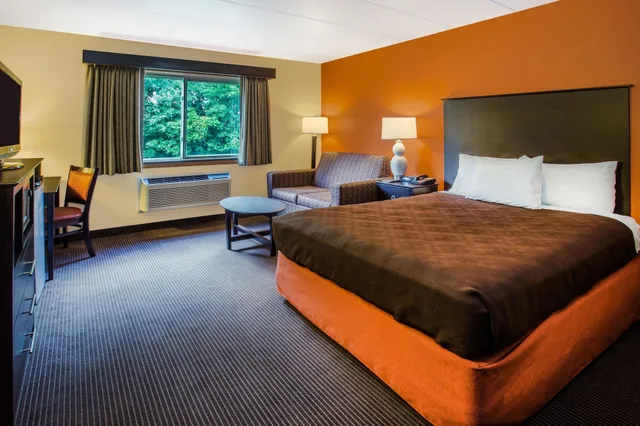 غرفة بسرير كوين لذوي الإعاقة، Americinn By Wyndham Menomonie 1/2