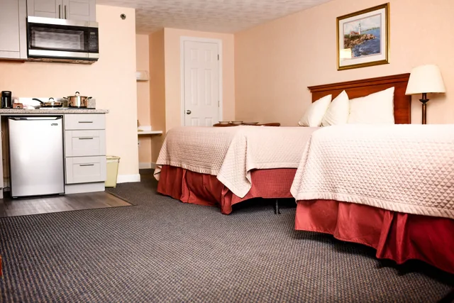 Efficiency, Suite, 2 Queen Beds, Pet Friendly، Ogunquit Hotel 4/10