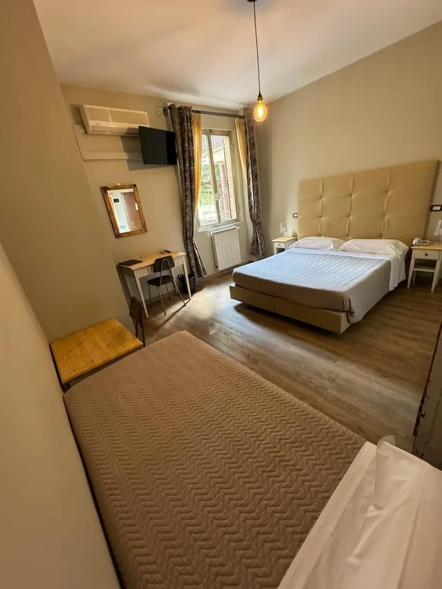 غرفة قياسية ثلاثية بسرير مزدوج وسرير فردي، Villa Ambra 1/6