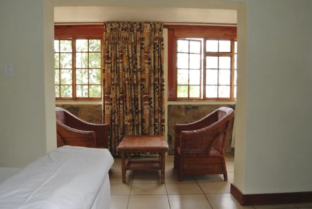 جناح بسريرين منفصلين، Emafini Country Lodge 1/5