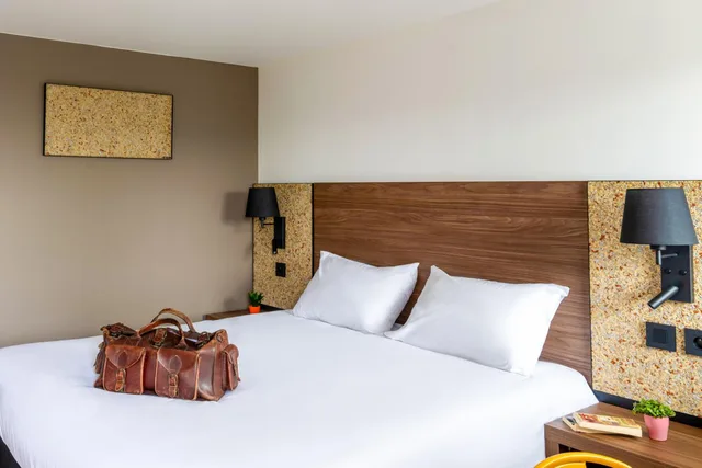Pop, Double Bed، greet Hotel Chatellerault 3/9