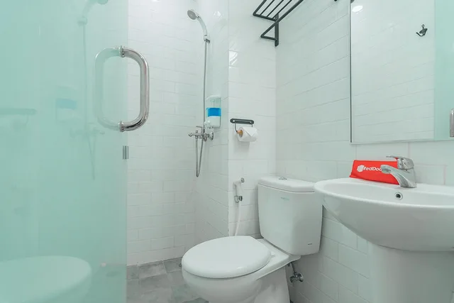 Reddoorz, Deluxe، RedDoorz Premium @ Hotel Hebat 4/4