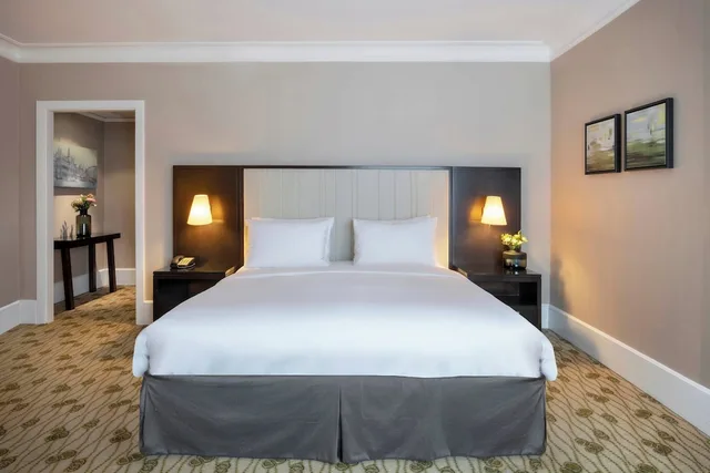 Executive, Suite, King Bed, Renaissance Brussels Hotel 3/6