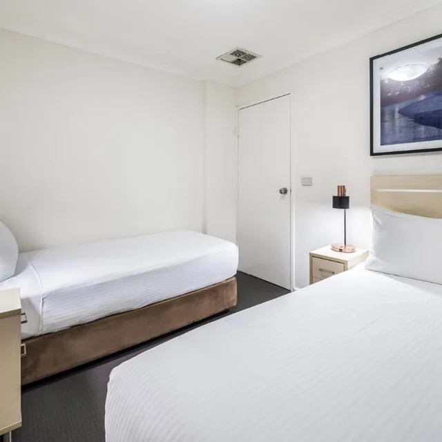 2 Bedrooms, Apartment, City Skyline View, 2 Bathrooms، Oaks Sydney Goldsbrough Suites 2/10