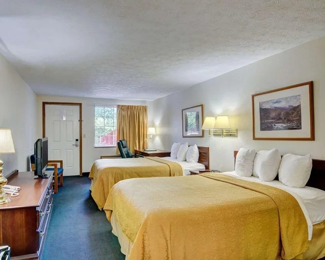 Upgrade, 2 Queen Beds، Quality Inn New River Gorge 1/2