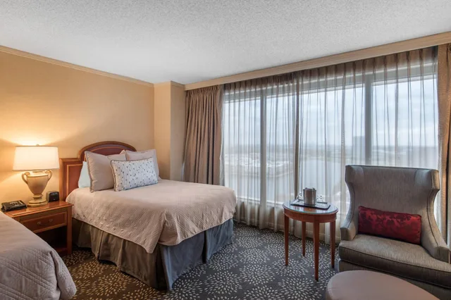 غرفة بريميير رباعية، Omni Las Colinas Hotel 5/7