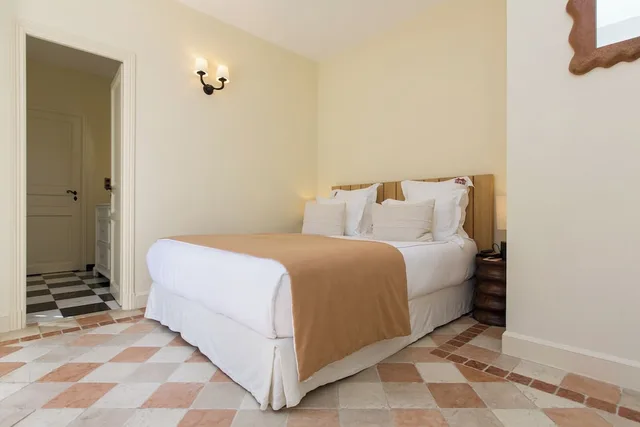غرفة بسرير كوين بإطلالة على الحديقة، La Bastide de Saint Tropez 10/10
