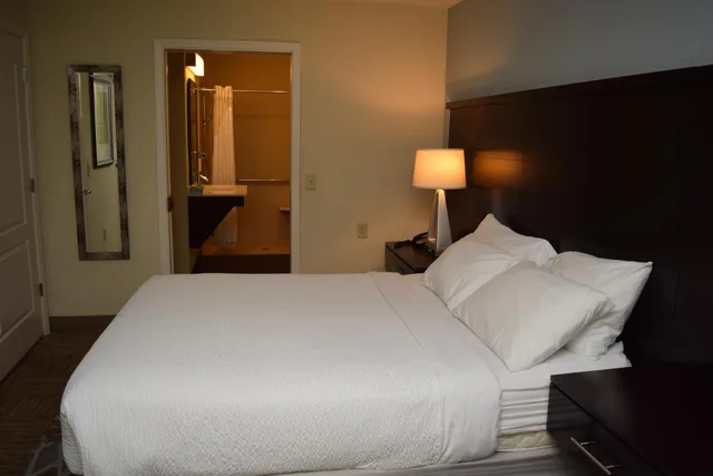 جناح بسرير كوين بغرفة نوم واحدة، Staybridge Suites Syracuse Liverpool 1/6