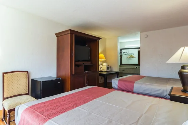 غرفة بسريرين كوين للمدخنين لذوي الإعاقة، Motel6 Townsend, GA 2/6